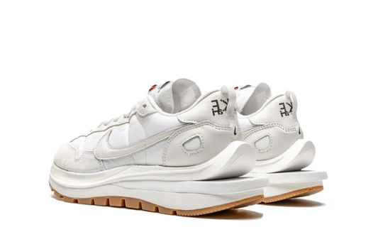 Nike Vaporwaffle sacai Sail Gum