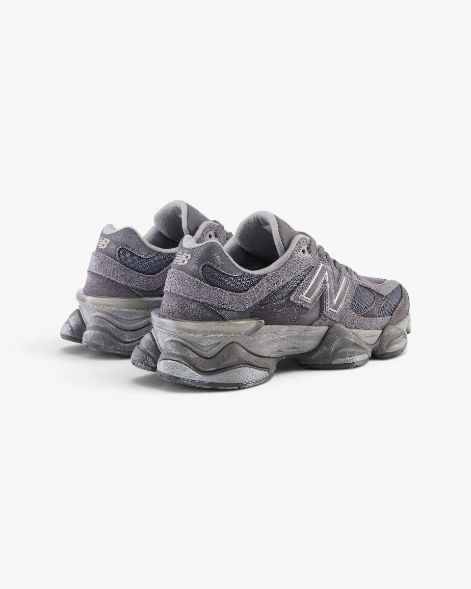 New Balance 9060 Magnet