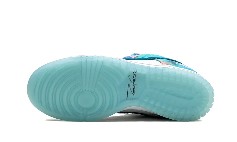 Nike SB Dunk Low Futura Laboratories Bleached Aquas